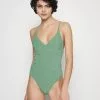 Seafolly Second Wave Vneck One Piece - Badpak - Palm Green -Outlet Seafolly Winkel e8220d915be34334bdfeebfb249965d2